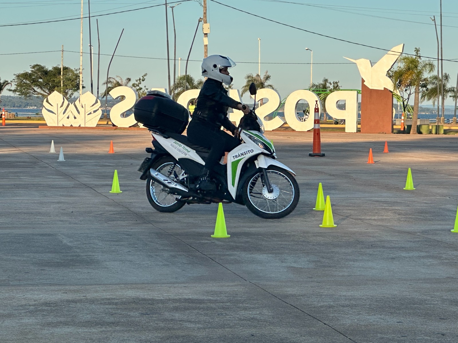 Posadas forma a nuevos motociclistas con un taller de manejo seguro