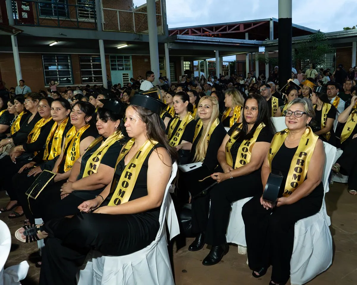 Posadas celebra graduación multidisciplinaria: 170 nuevos profesionales en áreas estratégicas