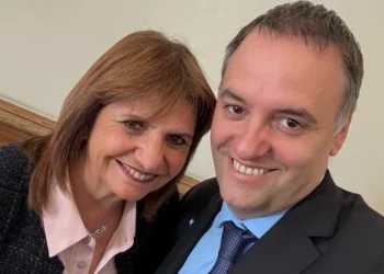 Bullrich defiende a Adorni tras críticas: "Cada piel tiene su propio espesor"