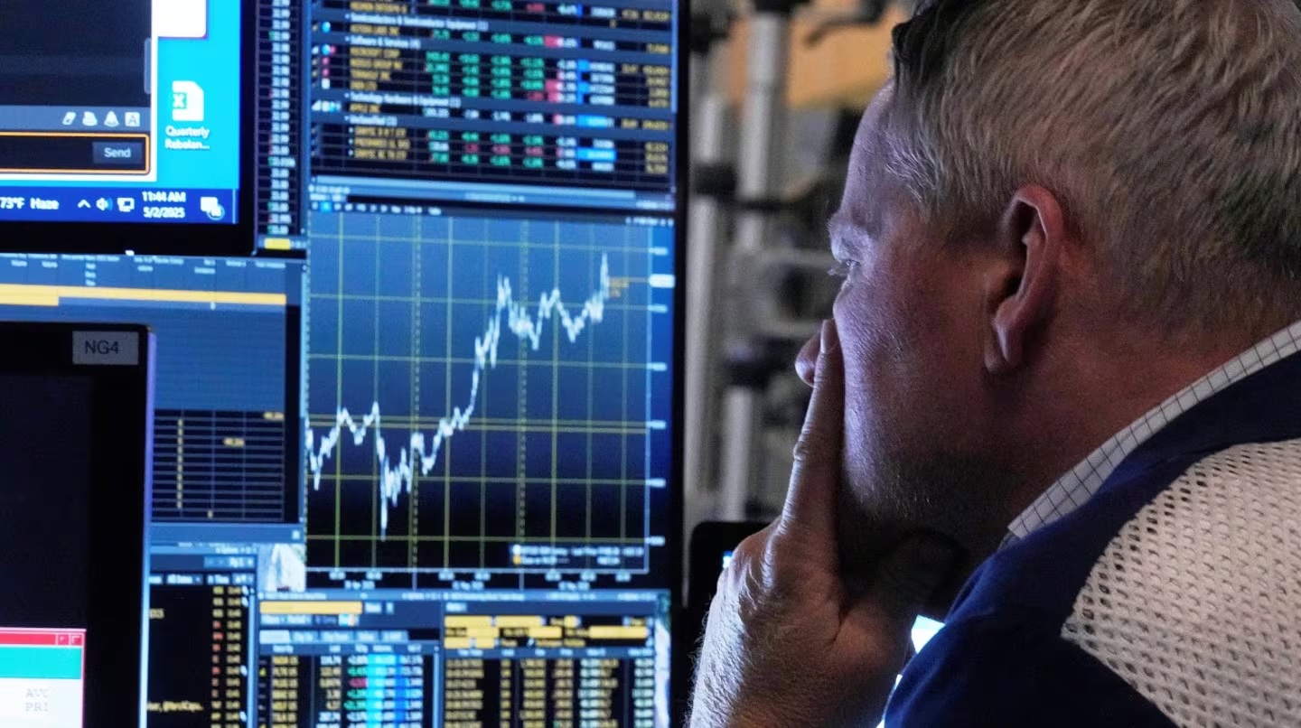 El indicador de riesgo país cae con fuerza y se acerca a los 450 puntos básicos