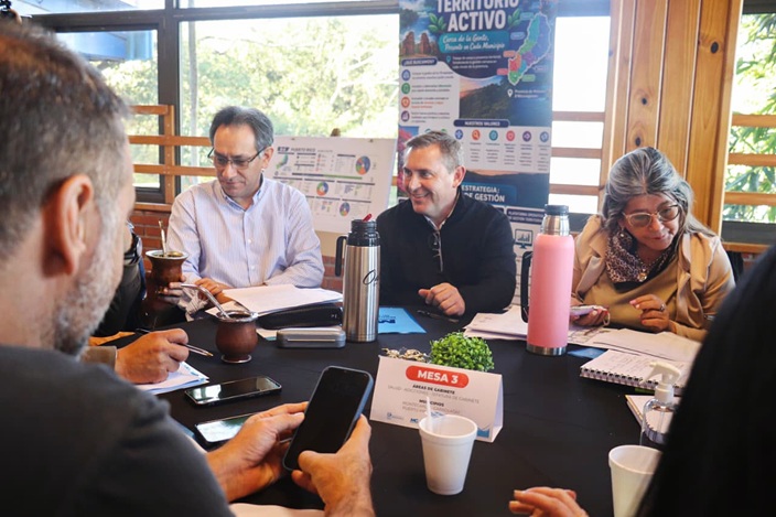 Intendentes del norte misionero se reúnen con el gabinete provincial en Montecarlo para coordinar proyectos